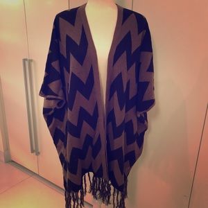 Coat shawl/wrap brown/black patten